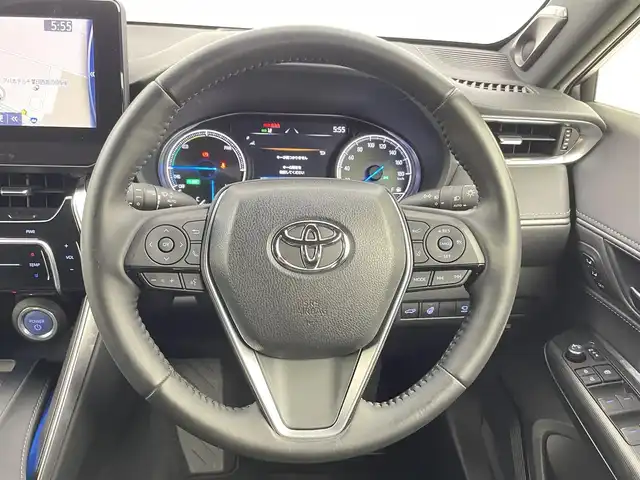 トヨタ ハリアー ハイブリッド Z レザーパッケージ 千葉県 2021(令3)年 3.2万km ホワイトパールクリスタルシャイン 禁煙車/ワンオーナー/トヨタセーフティセンス/・レーンディパーチャーアラート/・レーンキープアシスト/・プリクラッシュセーフティ/・プリクラッシュセーフティブレーキ/・ブラインドスポットモニター/・ヘッドアップディスプレイ/・クリアランスソナー/・レーダークルーズコントロール/モデリスタエアロ/JBLプレミアムサウンドシステム/パワーバックドア/デジタルインナーミラー/純正12.3インチディスプレイオーディオ/・コネクティッドナビ/・AUX/USB/Bluetooth/フルセグTV/・全方位カメラ/・ビルトインETC2.0/革巻きステアリング/・ステアリングスイッチ/・ステアリングヒーター/レザーシート/・DNパワーシート/・D席メモリ付き/・DNシートヒーター/・DNエアーシート/MT付きAT/純正フロアマット/純正19インチAW/オートライト/・オートマチックハイビーム/・LEDヘッドライト/・LEDフォグランプ