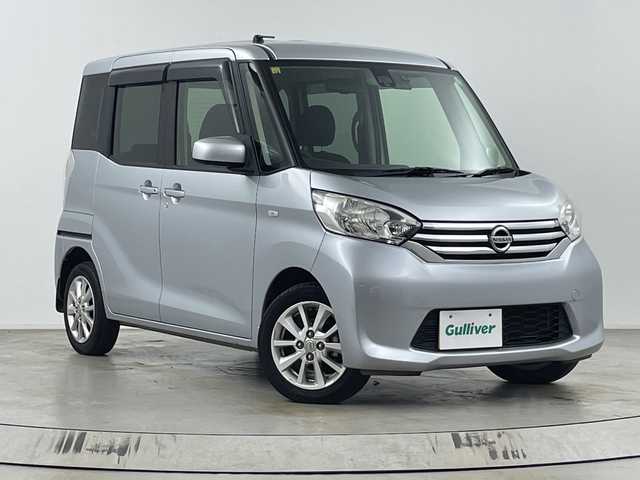 日産 デイズ ルークス X Vセレクション 埼玉県 2016(平28)年 8.8万km クールシルバー 純正ナビ　/全方位カメラ　/両側パワースライドドア　/ＥＴＣ　/前後ドライブレコーダー　/衝突軽減ブレーキ　/横滑り防止措置　/革巻きハンドル　/プッシュスタート　/スマートキー/サーキュレーター　/フロアマット/ドアバイザー