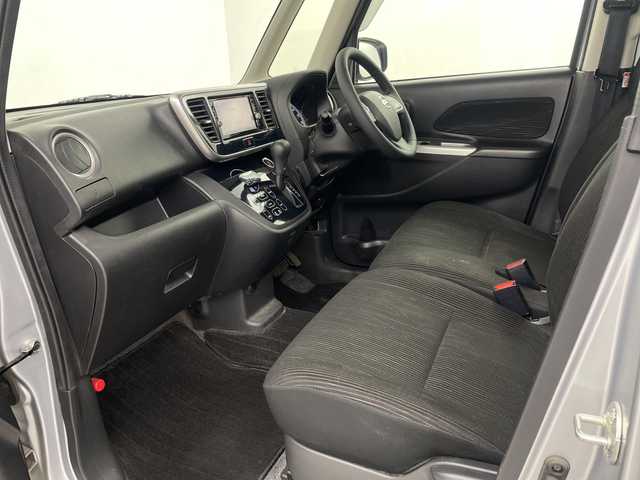 日産 デイズ ルークス X Vセレクション 埼玉県 2016(平28)年 8.8万km クールシルバー 純正ナビ　/全方位カメラ　/両側パワースライドドア　/ＥＴＣ　/前後ドライブレコーダー　/衝突軽減ブレーキ　/横滑り防止措置　/革巻きハンドル　/プッシュスタート　/スマートキー/サーキュレーター　/フロアマット/ドアバイザー