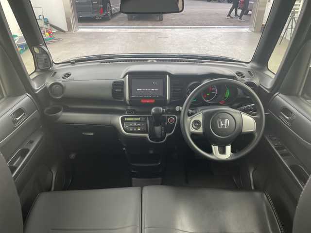 ホンダ Ｎ ＢＯＸ 兵庫県 2015(平27)年 5.7万km スマートブラック ・社外ナビ/TV/DVD/BT/CD/・片側パワースライドドア/・ステアリングリモコン/・ヘッドライトレベライザー/・横滑り防止装置/・ECON/・ウインカーミラー/・合皮シートカバー/・チップアップシート/・ベンチシート/・シートリフター/・スマートキー/・プッシュスタート/・電動格納ミラー/・純正14インチアルミホイール