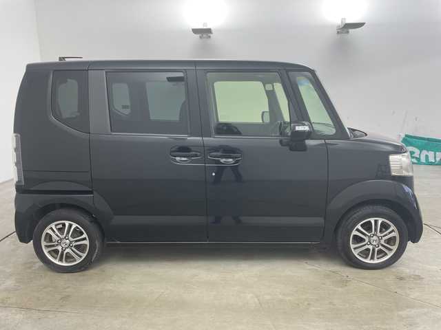 ホンダ Ｎ ＢＯＸ 兵庫県 2015(平27)年 5.7万km スマートブラック ・社外ナビ/TV/DVD/BT/CD/・片側パワースライドドア/・ステアリングリモコン/・ヘッドライトレベライザー/・横滑り防止装置/・ECON/・ウインカーミラー/・合皮シートカバー/・チップアップシート/・ベンチシート/・シートリフター/・スマートキー/・プッシュスタート/・電動格納ミラー/・純正14インチアルミホイール