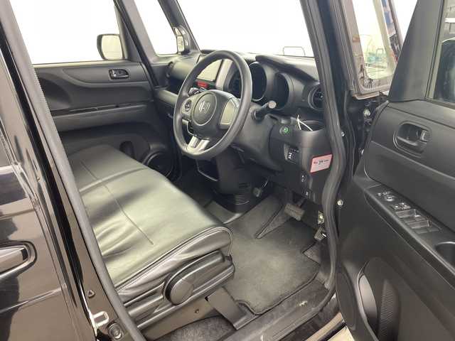 ホンダ Ｎ ＢＯＸ 兵庫県 2015(平27)年 5.7万km スマートブラック ・社外ナビ/TV/DVD/BT/CD/・片側パワースライドドア/・ステアリングリモコン/・ヘッドライトレベライザー/・横滑り防止装置/・ECON/・ウインカーミラー/・合皮シートカバー/・チップアップシート/・ベンチシート/・シートリフター/・スマートキー/・プッシュスタート/・電動格納ミラー/・純正14インチアルミホイール