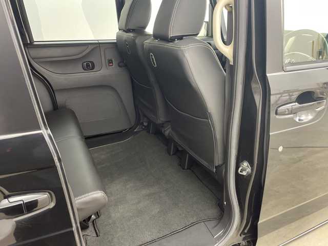 ホンダ Ｎ ＢＯＸ 兵庫県 2015(平27)年 5.7万km スマートブラック ・社外ナビ/TV/DVD/BT/CD/・片側パワースライドドア/・ステアリングリモコン/・ヘッドライトレベライザー/・横滑り防止装置/・ECON/・ウインカーミラー/・合皮シートカバー/・チップアップシート/・ベンチシート/・シートリフター/・スマートキー/・プッシュスタート/・電動格納ミラー/・純正14インチアルミホイール