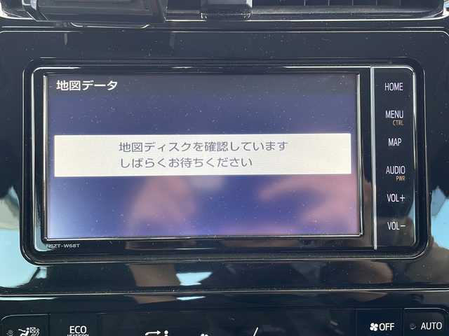 トヨタ プリウス S ツーリングセレクション 山口県 2021(令3)年 4.3万km アティチュードブラックマイカ 純正SDナビ【NSZT-W68T】/　Bluetooth、CD、DVD、フルセグテレビ/ビルトインETC/アラウンドビューモニター/バックカメラ/ドライブレコーダー【TZ-D205W】/レーダークルーズコントロール/100V電源/トヨタセーフティセンス/パーキングサポートブレーキ/レザーシート/シートヒーター【D+N席】/フロントフォグランプ/純正フロアマット/純正17インチアルミホイール/レーンキープアシスト/衝突被害軽減システム