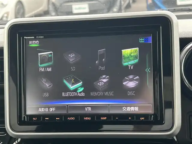 スズキ スペーシア カスタム HYBRID XS ターボ 岡山県 2018(平30)年 8.6万km ピュアホワイトP 登録時走行距離85768km/社外8インチナビ/フルセグTV/(AM.FM.CD.DVD.BT)/両側パワースライドドア/アラウンドビューモニター/バックカメラ/ETC/クリアランスソナー/クルーズコントロール/シートヒーター/衝突軽減ブレーキ/オートライト/15インチ純正AW/純正フロアマット/MTモード付AT/横滑り防止装置/純正エアロ（サイド）/アイドリングストップ