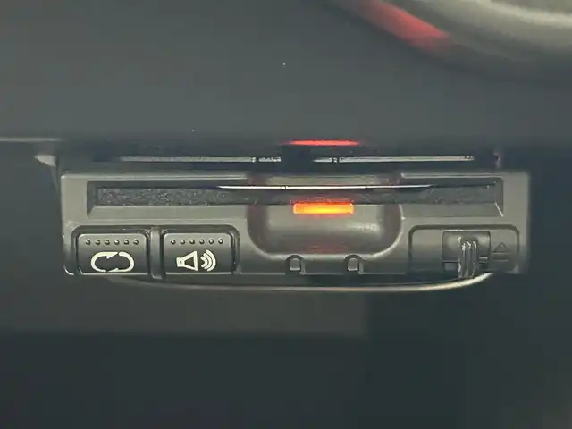 日産 ノート e－パワー メダリスト 熊本県 2018(平30)年 6.2万km ブリリアントホワイトパール 純正ナビ（ＣＤ・ＤＶＤ・フルセグ・ＢＴ・ＳＤ・ｉｐｏｄ・ＵＳＢ）/全周囲カメラ　/社外前方ドライブレコーダー　/ＥＴＣ　/前後クリアランスソナー　/レーダークルーズコントロール　/衝突軽減ブレーキ/エマージェンシーブレーキ/車線逸脱警報/踏み間違い防止アシスト/横滑り防止/ハーフレザーシート/オートライト/フォグライト/スマートキー/プッシュスタート/スペアキー1本/保証書/取扱説明書