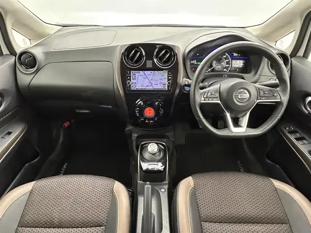 日産 ノート e－パワー メダリスト 熊本県 2018(平30)年 6.2万km ブリリアントホワイトパール 純正ナビ（ＣＤ・ＤＶＤ・フルセグ・ＢＴ・ＳＤ・ｉｐｏｄ・ＵＳＢ）/全周囲カメラ　/社外前方ドライブレコーダー　/ＥＴＣ　/前後クリアランスソナー　/レーダークルーズコントロール　/衝突軽減ブレーキ/エマージェンシーブレーキ/車線逸脱警報/踏み間違い防止アシスト/横滑り防止/ハーフレザーシート/オートライト/フォグライト/スマートキー/プッシュスタート/スペアキー1本/保証書/取扱説明書
