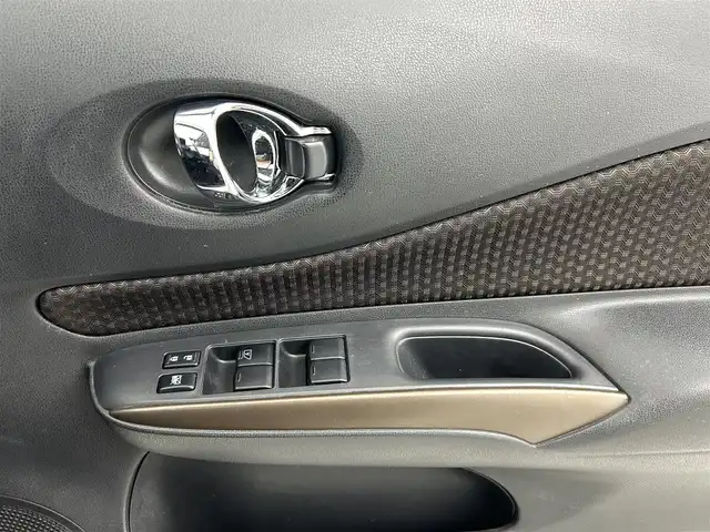 日産 ノート e－パワー メダリスト 熊本県 2018(平30)年 6.2万km ブリリアントホワイトパール 純正ナビ（ＣＤ・ＤＶＤ・フルセグ・ＢＴ・ＳＤ・ｉｐｏｄ・ＵＳＢ）/全周囲カメラ　/社外前方ドライブレコーダー　/ＥＴＣ　/前後クリアランスソナー　/レーダークルーズコントロール　/衝突軽減ブレーキ/エマージェンシーブレーキ/車線逸脱警報/踏み間違い防止アシスト/横滑り防止/ハーフレザーシート/オートライト/フォグライト/スマートキー/プッシュスタート/スペアキー1本/保証書/取扱説明書
