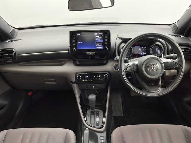 トヨタ ヤリス G 千葉県 2021(令3)年 3.9万km シルバーM トヨタセーフティセンス/・プリクラッシュセーフティ/・オートマチックハイビーム /・レーンディパーチャーアラート（LDA）/・ロードサインアシスト（RSA）/・先行車発進お知らせ機能/クリアランスソナー /純正ディスプレイオーディオ/  AppleCarPlay/AndroidAuto/BT/バックカメラ/ビルトインETC/スマートキー＆プッシュスタート/ヘッドライトレベライザー/電動格納ミラー/クリアランスソナー /純正ディスプレイオーディオ/  AppleCarPlay/AndroidAuto/BT/バックカメラ/ビルトインETC/スマートキー＆プッシュスタート/ヘッドライトレベライザー/ドアバイザー/電動格納ミラー