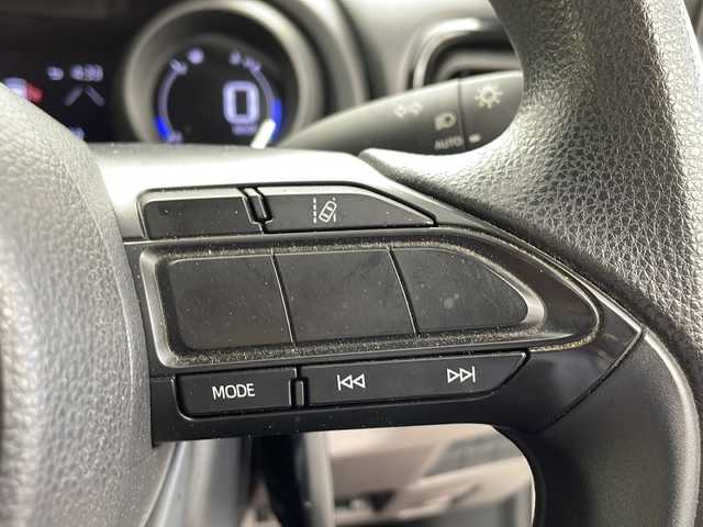 トヨタ ヤリス G 千葉県 2021(令3)年 3.9万km シルバーM トヨタセーフティセンス/・プリクラッシュセーフティ/・オートマチックハイビーム /・レーンディパーチャーアラート（LDA）/・ロードサインアシスト（RSA）/・先行車発進お知らせ機能/クリアランスソナー /純正ディスプレイオーディオ/  AppleCarPlay/AndroidAuto/BT/バックカメラ/ビルトインETC/スマートキー＆プッシュスタート/ヘッドライトレベライザー/電動格納ミラー/クリアランスソナー /純正ディスプレイオーディオ/  AppleCarPlay/AndroidAuto/BT/バックカメラ/ビルトインETC/スマートキー＆プッシュスタート/ヘッドライトレベライザー/ドアバイザー/電動格納ミラー