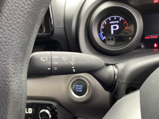 トヨタ ヤリス G 千葉県 2021(令3)年 3.9万km シルバーM トヨタセーフティセンス/・プリクラッシュセーフティ/・オートマチックハイビーム /・レーンディパーチャーアラート（LDA）/・ロードサインアシスト（RSA）/・先行車発進お知らせ機能/クリアランスソナー /純正ディスプレイオーディオ/  AppleCarPlay/AndroidAuto/BT/バックカメラ/ビルトインETC/スマートキー＆プッシュスタート/ヘッドライトレベライザー/電動格納ミラー/クリアランスソナー /純正ディスプレイオーディオ/  AppleCarPlay/AndroidAuto/BT/バックカメラ/ビルトインETC/スマートキー＆プッシュスタート/ヘッドライトレベライザー/ドアバイザー/電動格納ミラー