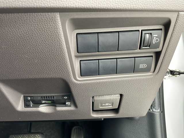 トヨタ ヤリス G 千葉県 2021(令3)年 3.9万km シルバーM トヨタセーフティセンス/・プリクラッシュセーフティ/・オートマチックハイビーム /・レーンディパーチャーアラート（LDA）/・ロードサインアシスト（RSA）/・先行車発進お知らせ機能/クリアランスソナー /純正ディスプレイオーディオ/  AppleCarPlay/AndroidAuto/BT/バックカメラ/ビルトインETC/スマートキー＆プッシュスタート/ヘッドライトレベライザー/電動格納ミラー/クリアランスソナー /純正ディスプレイオーディオ/  AppleCarPlay/AndroidAuto/BT/バックカメラ/ビルトインETC/スマートキー＆プッシュスタート/ヘッドライトレベライザー/ドアバイザー/電動格納ミラー