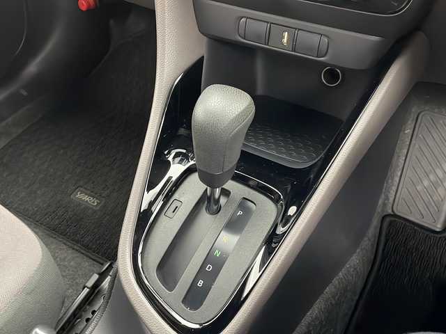 トヨタ ヤリス G 千葉県 2021(令3)年 3.9万km シルバーM トヨタセーフティセンス/・プリクラッシュセーフティ/・オートマチックハイビーム /・レーンディパーチャーアラート（LDA）/・ロードサインアシスト（RSA）/・先行車発進お知らせ機能/クリアランスソナー /純正ディスプレイオーディオ/  AppleCarPlay/AndroidAuto/BT/バックカメラ/ビルトインETC/スマートキー＆プッシュスタート/ヘッドライトレベライザー/電動格納ミラー/クリアランスソナー /純正ディスプレイオーディオ/  AppleCarPlay/AndroidAuto/BT/バックカメラ/ビルトインETC/スマートキー＆プッシュスタート/ヘッドライトレベライザー/ドアバイザー/電動格納ミラー