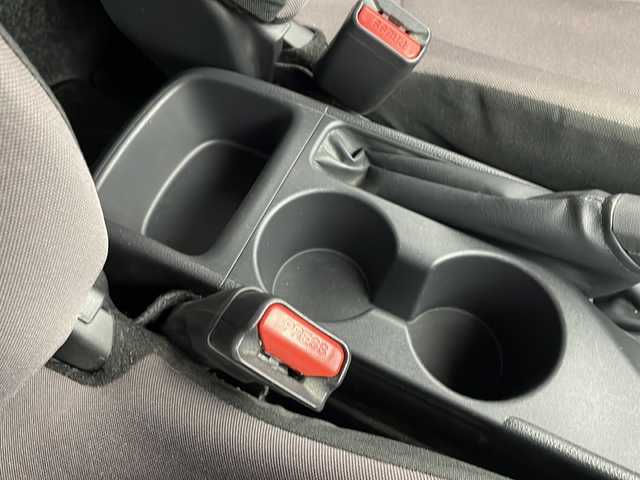 トヨタ ヤリス G 千葉県 2021(令3)年 3.9万km シルバーM トヨタセーフティセンス/・プリクラッシュセーフティ/・オートマチックハイビーム /・レーンディパーチャーアラート（LDA）/・ロードサインアシスト（RSA）/・先行車発進お知らせ機能/クリアランスソナー /純正ディスプレイオーディオ/  AppleCarPlay/AndroidAuto/BT/バックカメラ/ビルトインETC/スマートキー＆プッシュスタート/ヘッドライトレベライザー/電動格納ミラー/クリアランスソナー /純正ディスプレイオーディオ/  AppleCarPlay/AndroidAuto/BT/バックカメラ/ビルトインETC/スマートキー＆プッシュスタート/ヘッドライトレベライザー/ドアバイザー/電動格納ミラー