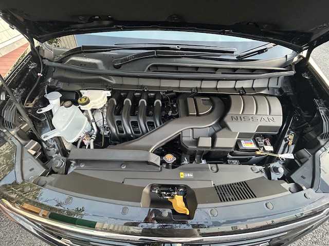 日産 セレナ ハイウェイスター V 茨城県 2025(令7)年 0.1万km ダイヤモンドブラック ディスプレイオーディオ　/BT/AM/FM/AndroidAuto/AppleCarPlay/クルーズコントロール　/ドライブレコーダー　/ＥＴＣ　/コーナーセンサー前後　/ＬＥＤヘッドライト　/オートマチックハイビーム　/プロパイロット　/カーテンエアバッグ　/両側パワースライドドア/オールオートパワーウィンドウ/プッシュスタート/パワーステアリング/純正アルミホイール