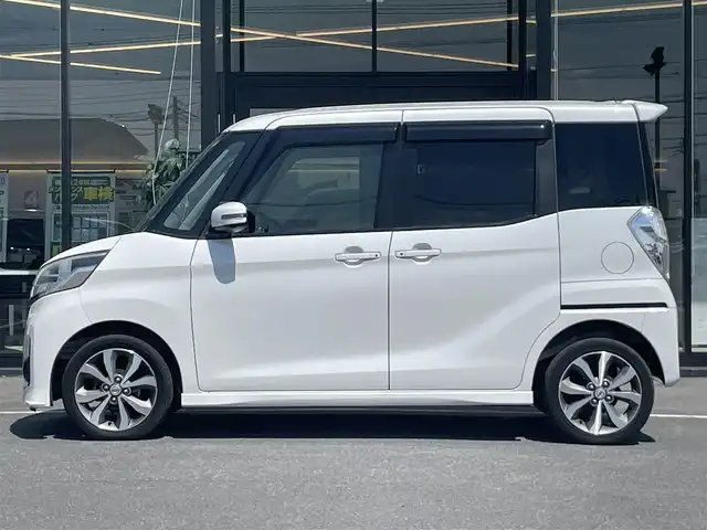 日産 デイズ ルークス ハイウェイスターX Gパッケージ 茨城県 2014(平26)年 7.7万km ホワイトパール 純正ナビ/【ラジオ・TV・CD・DVD・SD・BT・iPod・ウォークマン】/両側パワスラ/アイドリングストップ/フリップダウンモニター/全方位カメラ/ETC/シートバックテーブル/ロールサンシェード/オートライト/キセノンライト/Fフォグ/純正フロアマット/純正アルミホイール
