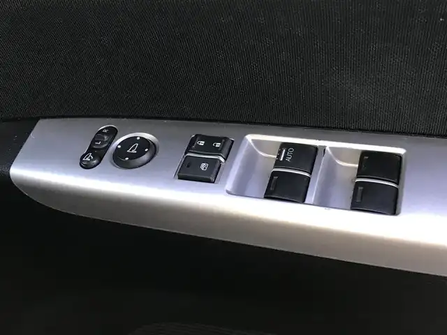 ホンダ Ｎ ＢＯＸ カスタム SSパッケージ 富山県 2015(平27)年 7.3万km プレミアムベルベットパープル・パール カロッツェリアナビ/ワンセグTV/両側パワースライドドア/バックカメラ/ビークルスタビリティアシスト/シティブレーキアクティブシステム/HIDオートヘッドランプ/オートエアコン/ステアリングスイッチ/前列ベンチシート/2列目チップアップシート/純正14インチアルミホイール/スマートキーシステム/プッシュエンジンスイッチ/禁煙車