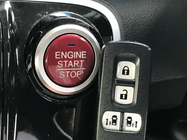 ホンダ Ｎ ＢＯＸ カスタム SSパッケージ 富山県 2015(平27)年 7.3万km プレミアムベルベットパープル・パール カロッツェリアナビ/ワンセグTV/両側パワースライドドア/バックカメラ/ビークルスタビリティアシスト/シティブレーキアクティブシステム/HIDオートヘッドランプ/オートエアコン/ステアリングスイッチ/前列ベンチシート/2列目チップアップシート/純正14インチアルミホイール/スマートキーシステム/プッシュエンジンスイッチ/禁煙車