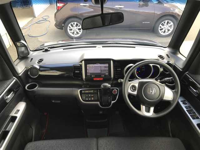 ホンダ Ｎ ＢＯＸ カスタム SSパッケージ 茨城県 2015(平27)年 7.3万km プレミアムベルベットパープル・パール 【(株)IDOMが運営する【じしゃロン水戸店】の自社ローン対象車両になります。こちらは現金ご利用時の価格です。自社ローンご希望の方は別途その旨お申付け下さい。】/カロッツェリアナビ/ワンセグTV/両側パワースライドドア/バックカメラ/ビークルスタビリティアシスト/シティブレーキアクティブシステム/HIDオートヘッドランプ/オートエアコン/ステアリングスイッチ/前列ベンチシート/2列目チップアップシート/純正14インチアルミホイール/スマートキーシステム/プッシュエンジンスイッチ/禁煙車