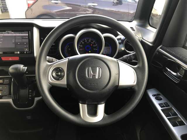 ホンダ Ｎ ＢＯＸ カスタム SSパッケージ 茨城県 2015(平27)年 7.3万km プレミアムベルベットパープル・パール 【(株)IDOMが運営する【じしゃロン水戸店】の自社ローン対象車両になります。こちらは現金ご利用時の価格です。自社ローンご希望の方は別途その旨お申付け下さい。】/カロッツェリアナビ/ワンセグTV/両側パワースライドドア/バックカメラ/ビークルスタビリティアシスト/シティブレーキアクティブシステム/HIDオートヘッドランプ/オートエアコン/ステアリングスイッチ/前列ベンチシート/2列目チップアップシート/純正14インチアルミホイール/スマートキーシステム/プッシュエンジンスイッチ/禁煙車