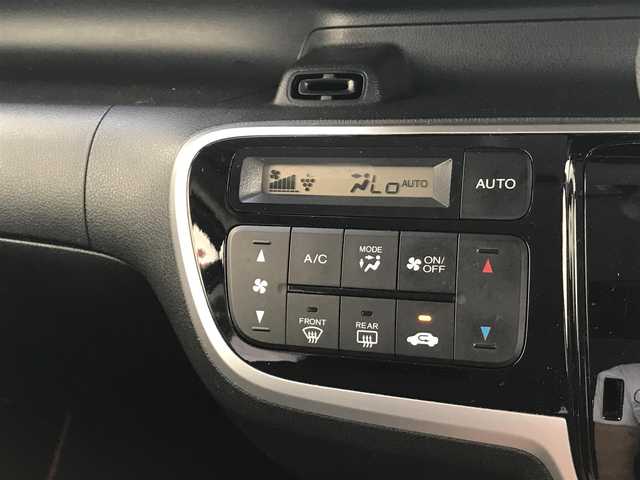 ホンダ Ｎ ＢＯＸ カスタム SSパッケージ 茨城県 2015(平27)年 7.3万km プレミアムベルベットパープル・パール 【(株)IDOMが運営する【じしゃロン水戸店】の自社ローン対象車両になります。こちらは現金ご利用時の価格です。自社ローンご希望の方は別途その旨お申付け下さい。】/カロッツェリアナビ/ワンセグTV/両側パワースライドドア/バックカメラ/ビークルスタビリティアシスト/シティブレーキアクティブシステム/HIDオートヘッドランプ/オートエアコン/ステアリングスイッチ/前列ベンチシート/2列目チップアップシート/純正14インチアルミホイール/スマートキーシステム/プッシュエンジンスイッチ/禁煙車