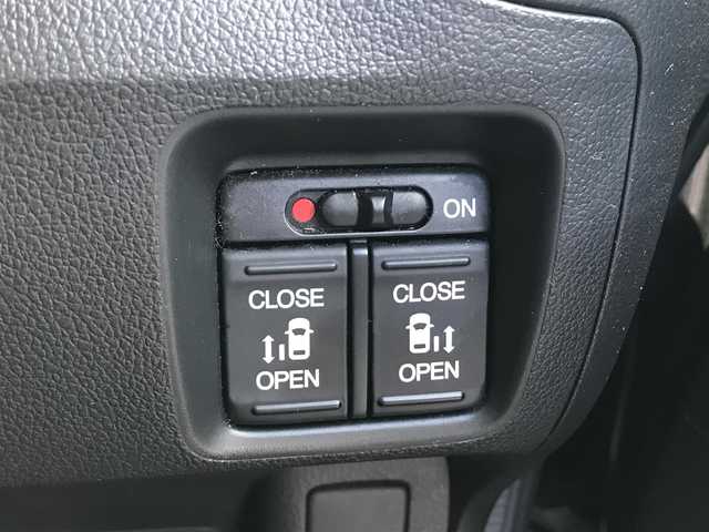 ホンダ Ｎ ＢＯＸ カスタム SSパッケージ 茨城県 2015(平27)年 7.3万km プレミアムベルベットパープル・パール 【(株)IDOMが運営する【じしゃロン水戸店】の自社ローン対象車両になります。こちらは現金ご利用時の価格です。自社ローンご希望の方は別途その旨お申付け下さい。】/カロッツェリアナビ/ワンセグTV/両側パワースライドドア/バックカメラ/ビークルスタビリティアシスト/シティブレーキアクティブシステム/HIDオートヘッドランプ/オートエアコン/ステアリングスイッチ/前列ベンチシート/2列目チップアップシート/純正14インチアルミホイール/スマートキーシステム/プッシュエンジンスイッチ/禁煙車