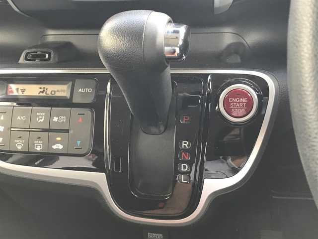 ホンダ Ｎ ＢＯＸ カスタム SSパッケージ 茨城県 2015(平27)年 7.3万km プレミアムベルベットパープル・パール 【(株)IDOMが運営する【じしゃロン水戸店】の自社ローン対象車両になります。こちらは現金ご利用時の価格です。自社ローンご希望の方は別途その旨お申付け下さい。】/カロッツェリアナビ/ワンセグTV/両側パワースライドドア/バックカメラ/ビークルスタビリティアシスト/シティブレーキアクティブシステム/HIDオートヘッドランプ/オートエアコン/ステアリングスイッチ/前列ベンチシート/2列目チップアップシート/純正14インチアルミホイール/スマートキーシステム/プッシュエンジンスイッチ/禁煙車