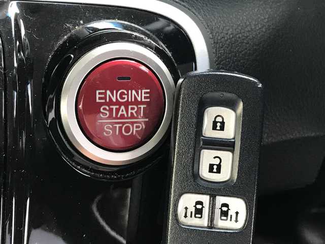 ホンダ Ｎ ＢＯＸ カスタム SSパッケージ 茨城県 2015(平27)年 7.3万km プレミアムベルベットパープル・パール 【(株)IDOMが運営する【じしゃロン水戸店】の自社ローン対象車両になります。こちらは現金ご利用時の価格です。自社ローンご希望の方は別途その旨お申付け下さい。】/カロッツェリアナビ/ワンセグTV/両側パワースライドドア/バックカメラ/ビークルスタビリティアシスト/シティブレーキアクティブシステム/HIDオートヘッドランプ/オートエアコン/ステアリングスイッチ/前列ベンチシート/2列目チップアップシート/純正14インチアルミホイール/スマートキーシステム/プッシュエンジンスイッチ/禁煙車