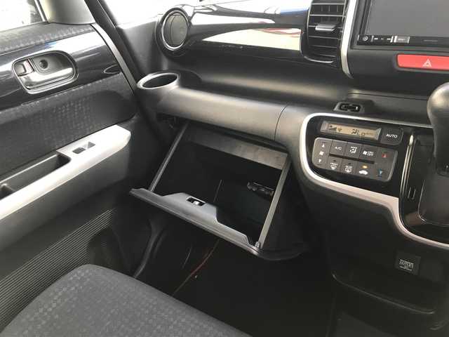 ホンダ Ｎ ＢＯＸ カスタム SSパッケージ 茨城県 2015(平27)年 7.3万km プレミアムベルベットパープル・パール 【(株)IDOMが運営する【じしゃロン水戸店】の自社ローン対象車両になります。こちらは現金ご利用時の価格です。自社ローンご希望の方は別途その旨お申付け下さい。】/カロッツェリアナビ/ワンセグTV/両側パワースライドドア/バックカメラ/ビークルスタビリティアシスト/シティブレーキアクティブシステム/HIDオートヘッドランプ/オートエアコン/ステアリングスイッチ/前列ベンチシート/2列目チップアップシート/純正14インチアルミホイール/スマートキーシステム/プッシュエンジンスイッチ/禁煙車