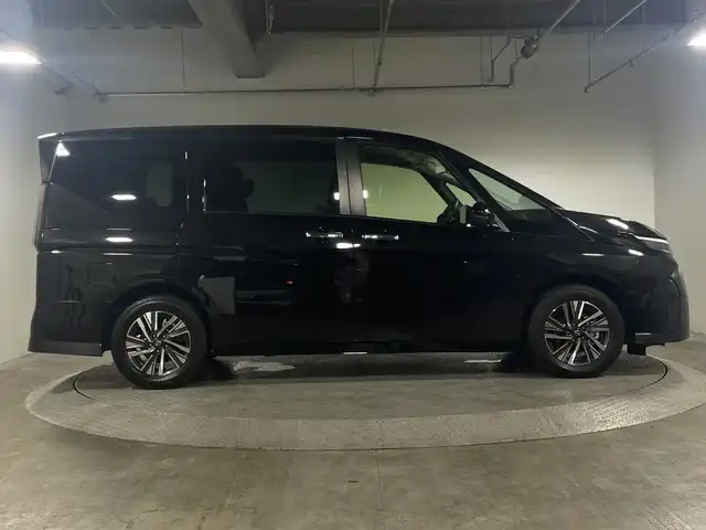 日産 セレナ ハイウェイスター V 神奈川県 2024(令6)年 1.2万km ダイヤモンドブラック 純正12.3インチコネクトナビ/BT&USB&HDMI&フルセグTV&Apple Car Play&Android Auto/全方位カメラ/デジタルインナーミラー/プロパイロット/インテリジェントエマージェンシーブレーキ/前方衝突予測警報/衝突回避ステアリングアシスト/車線逸脱防止支援システム/車線逸脱警報/後側方衝突防止支援システム/後側方車両検知警報/後退時車両検知警報/ふらつき警報/踏み間違い衝突防止アシスト/標識検知機能/インテリジェントクルーズコントロール/電動パーキングブレーキ/ブレーキオートホールド/デジタルインナーミラー/パドルシフト/純正ドライブレコーダー前後/純正ビルトインETC2.0/ワイヤレス充電器/両側パワースライドドア /ハンズフリーパワースライドドア /アイドリングストップ/LEDヘッドライト/オートマチックハイビーム/LEDフォグライト