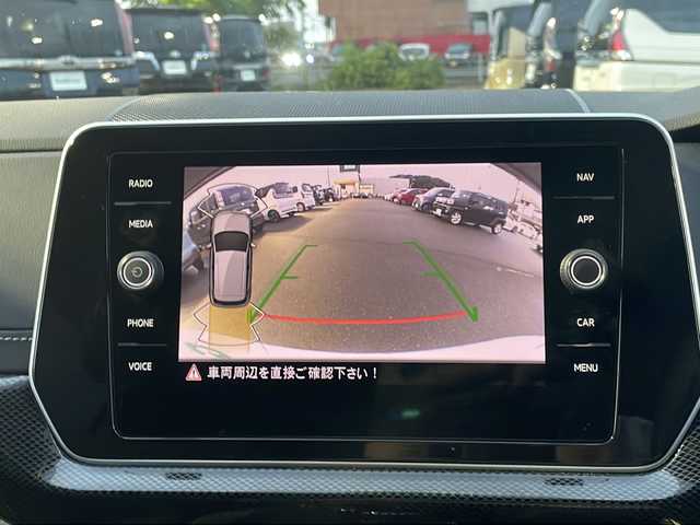 フォルクスワーゲン ＶＷ Ｔ－クロス TSI Rライン 山口県 2024(令6)年 1.5万km パール 純正ナビ/ＡｐｐｌｅＣａｒｐｌａｙ　/Ｂｌｕｅｔｏｏｔｈ　/バックカメラ　/ハーフレザーシート　/自動駐車　/ブラインドスポットミニター/クルーズコントロール　/前席シートヒーター　/純正１８インチアルミ　/ＬＥＤヘッドライト　/オートライト/ETC