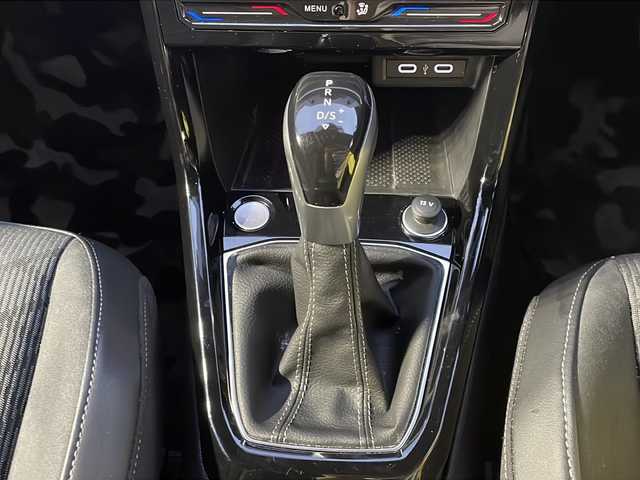 フォルクスワーゲン ＶＷ Ｔ－クロス TSI Rライン 山口県 2024(令6)年 1.5万km パール 純正ナビ/ＡｐｐｌｅＣａｒｐｌａｙ　/Ｂｌｕｅｔｏｏｔｈ　/バックカメラ　/ハーフレザーシート　/自動駐車　/ブラインドスポットミニター/クルーズコントロール　/前席シートヒーター　/純正１８インチアルミ　/ＬＥＤヘッドライト　/オートライト/ETC