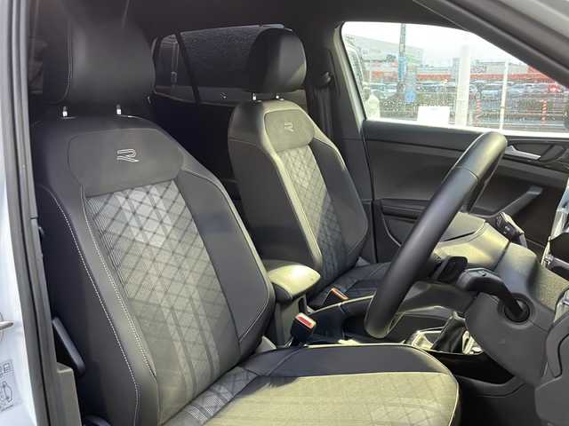 フォルクスワーゲン ＶＷ Ｔ－クロス TSI Rライン 山口県 2024(令6)年 1.5万km パール 純正ナビ/ＡｐｐｌｅＣａｒｐｌａｙ　/Ｂｌｕｅｔｏｏｔｈ　/バックカメラ　/ハーフレザーシート　/自動駐車　/ブラインドスポットミニター/クルーズコントロール　/前席シートヒーター　/純正１８インチアルミ　/ＬＥＤヘッドライト　/オートライト/ETC