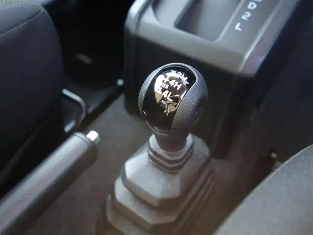 スズキ ジムニー XC 山形県 2020(令2)年 3.5万km ピュアホワイトP パートタイム4WD/デュアルセンサーブレーキサポート/ワンオーナー/SDナビ/　　【CD DVD BT フルセグ USB】/クルーズコントロール/LEDオートヘッドライト/シートヒーター/ステアリングスイッチ/IC付ターボ/電動格納ウィンカーミラー/フォグランプ/純正フロアマット/スマートキー×2/ETC