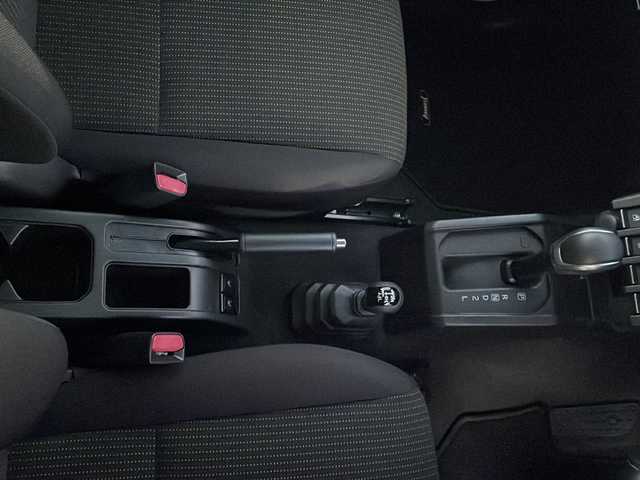 スズキ ジムニー XC 山口県 2020(令2)年 3.5万km ピュアホワイトP ワンオーナー/社外SDナビ/・フルセグテレビ/・CD／DVD/・Bluetooth/・AM/FM/・SD/・iPod/・USB接続/・MEMORY MUSIC/ETC/スマートキー×2/プッシュスタート/パートタイム4WD/デュアルセンサーブレーキサポート/ワンオーナー/LEDオートヘッドライト/フォグランプ/シートヒーター（運転席＋助手席）/IC付ターボ/電動格納ウィンカーミラー/フォグランプ/純正フロアマット/安全装備/・デュアルセンサーブレーキサポートII/・誤発進抑制機能/・後方誤発進抑制機能/・低速時ブレーキサポート（前進・後退）/・パーキングセンサー（フロント・リヤ）/・車線逸脱警報機能/・車線逸脱抑制機能/・ふらつき警報機能/・発進お知らせ機能［先行車・信号切り替わり］/・ハイビームアシスト/・アダプティブクルーズコントロール［全車速追従機能付］ /・標識認識機能/・ヒルホールドコントロール/取扱説明書/保証書