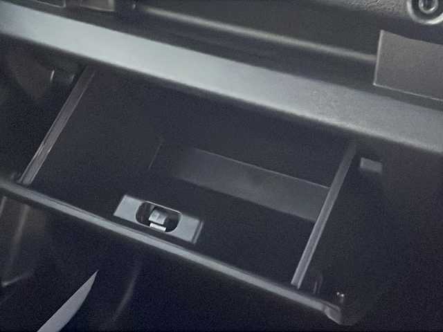 スズキ ジムニー XC 山口県 2020(令2)年 3.5万km ピュアホワイトP ワンオーナー/社外SDナビ/・フルセグテレビ/・CD／DVD/・Bluetooth/・AM/FM/・SD/・iPod/・USB接続/・MEMORY MUSIC/ETC/スマートキー×2/プッシュスタート/パートタイム4WD/デュアルセンサーブレーキサポート/ワンオーナー/LEDオートヘッドライト/フォグランプ/シートヒーター（運転席＋助手席）/IC付ターボ/電動格納ウィンカーミラー/フォグランプ/純正フロアマット/安全装備/・デュアルセンサーブレーキサポートII/・誤発進抑制機能/・後方誤発進抑制機能/・低速時ブレーキサポート（前進・後退）/・パーキングセンサー（フロント・リヤ）/・車線逸脱警報機能/・車線逸脱抑制機能/・ふらつき警報機能/・発進お知らせ機能［先行車・信号切り替わり］/・ハイビームアシスト/・アダプティブクルーズコントロール［全車速追従機能付］ /・標識認識機能/・ヒルホールドコントロール/取扱説明書/保証書