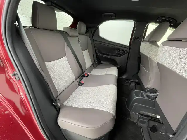 トヨタ ヤリス ハイブリッド Z 大阪府 2021(令3)年 3.6万km ワイン トヨタセーフティセンス/　・プリクラッシュセーフティ/　・レーントレーシングアシスト/　・オートマチックハイビーム/　・レーダークルーズコントロール/純正ディスプレイオーディオ/バックカメラ/LEDオートライト/合皮ハーフレザーシート/シートヒーター/スマートキー/ビルトインETC