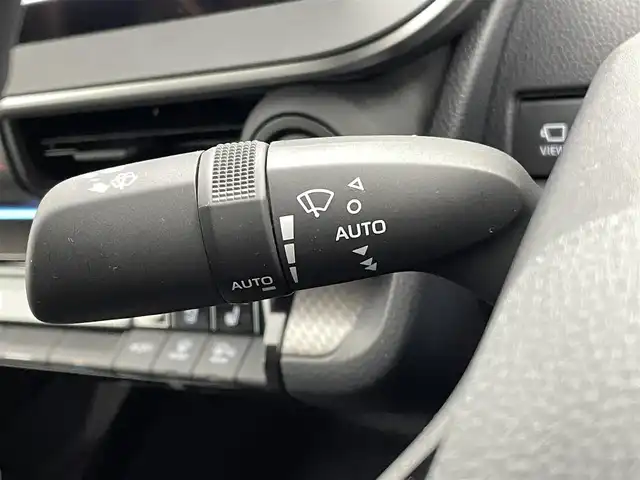 トヨタ プリウス Z 熊本県 2025(令7)年 1.2万km グレー ワンオーナー　/禁煙車　/純正１２．３インチディスプレイオーディオ（ApplCarPlay・AndroidAuto・BT・フルセグ・HDMI）/純正前後ドライブレコーダー　/パノラミックビュモニター/レーダークルーズコントロール/ビルトインＥＴＣ２．０　/衝突軽減ブレーキ/レーンキープアシスト/ブラインドスポットモニター/横滑り防止/パーキングアシスト/前後クリアランスソナー　/シートヒーター　/エアーシート　/ステアリングヒーター/１００Ｖ充電/社外フロアマット/純正19インチAW/オートライト/オートマチックハイビーム/LEDヘッドライト/スマートキー/プッシュスタート/スペアキー1本/保証書/取扱説明書