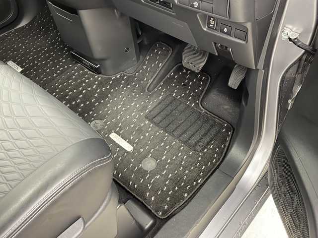 日産 ルークス HWS Gターボ アーバンクロム プロパイロットED 兵庫県 2024(令6)年 0.6万km チタニウムグレーメタリック ・純正9インチナビ/Bluetooth/TV/HDMI/・アラウンドビューモニター/・フロント&バックソナー/・インテリジェント エマージェンシーブレーキ/・踏み間違い衝突防止アシスト/・プロパイロット/・レーダクルーズコントロール/・インテリジェント LI（車線逸脱防止支援システム）/・LDW（車線逸脱警報）/・インテリジェント FCW（前方衝突予測警報）/・インテリジェント DA（ふらつき警報）/・標識検知機能/・道路標識表示/・速度標識表示/・先行車発進お知らせ/・アイドリングストップ/・イモビライザー/・デジタルインナーミラー/・電動パーキングブレーキ/・オートホールドブレーキ/・両側パワースライドドア/・ステアリングスイッチ/・ステアリングヒーター/・ハーフレザーシート/・シートヒーター/・LEDヘッドライト/・純正15インチアルミホイールタイヤ/・ETC/・純正ドライブレコーダー（前方・室内）/・予約ロックシステム