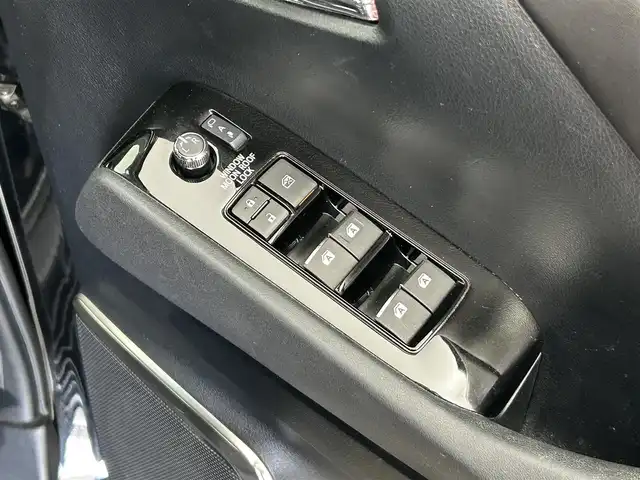 トヨタ アルファード S Cパッケージ 大分県 2016(平28)年 7.1万km ブラック ツインムーンルーフ/（フロントチルト&リヤ電動スライド＋挟み込み防止機能付）/プリクラッシュセーフティ/レーダークルーズコントロール/社外11型ナビ　型式：EX11V/【フルセグTV、DVD再生可、BT対応】/ステアリングスイッチ/バックカメラ/社外フリップダウンモニター/両側電動スライドドア/ビルトインETC/社外ドライブレコーダー　型式：TZ-D001/ステアリングヒーター/ハーフレザーシート/・運転席3メモリーシート/・前席パワーシート/電動パーキング/オートホールド機能/横滑り防止装置/電動格納ミラー/オートライト/LEDヘッドライト/LEDフォグ/純正18インチアルミホイール/クリアランスソナー/保証書、取説、スペアキー有り