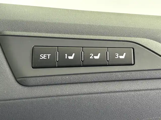 トヨタ アルファード S Cパッケージ 大分県 2016(平28)年 7.1万km ブラック ツインムーンルーフ/（フロントチルト&リヤ電動スライド＋挟み込み防止機能付）/プリクラッシュセーフティ/レーダークルーズコントロール/社外11型ナビ　型式：EX11V/【フルセグTV、DVD再生可、BT対応】/ステアリングスイッチ/バックカメラ/社外フリップダウンモニター/両側電動スライドドア/ビルトインETC/社外ドライブレコーダー　型式：TZ-D001/ステアリングヒーター/ハーフレザーシート/・運転席3メモリーシート/・前席パワーシート/電動パーキング/オートホールド機能/横滑り防止装置/電動格納ミラー/オートライト/LEDヘッドライト/LEDフォグ/純正18インチアルミホイール/クリアランスソナー/保証書、取説、スペアキー有り