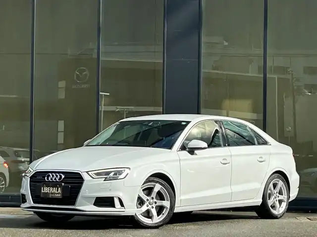 アウディ Ａ３ セダン 40TFSI クワトロスポーツ シグネチャーED 石川県 2020(令2)年 2.5万km パール 特別仕様車/コンビニエンスパッケージ/AUDIプレセンス/純正ナビ/　Bluetooth・AM/FM・CD・DVD・USB・AUX/フルセグTV/バックカメラ/ETC2.0/ドライブレコーダー/バーチャルコックピット/アクティブレーンアシスト/アダプティブクルーズコントロール/シートヒーター（D+N席）/パワーシート（D+N席）/アンチロック・ブレーキ・システム/衝突被害軽減システム/横滑り防止装置/前後コーナーセンサー/盗難防止装置/エアバッグ（W+サイド）/カーテンエアバッグ/純正アルミホイール/スマートキー