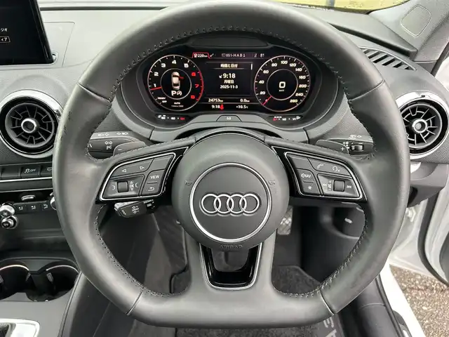 アウディ Ａ３ セダン 40TFSI クワトロスポーツ シグネチャーED 石川県 2020(令2)年 2.5万km パール 特別仕様車/コンビニエンスパッケージ/AUDIプレセンス/純正ナビ/　Bluetooth・AM/FM・CD・DVD・USB・AUX/フルセグTV/バックカメラ/ETC2.0/ドライブレコーダー/バーチャルコックピット/アクティブレーンアシスト/アダプティブクルーズコントロール/シートヒーター（D+N席）/パワーシート（D+N席）/アンチロック・ブレーキ・システム/衝突被害軽減システム/横滑り防止装置/前後コーナーセンサー/盗難防止装置/エアバッグ（W+サイド）/カーテンエアバッグ/純正アルミホイール/スマートキー