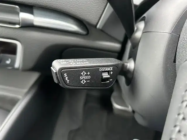 アウディ Ａ３ セダン 40TFSI クワトロスポーツ シグネチャーED 石川県 2020(令2)年 2.5万km パール 特別仕様車/コンビニエンスパッケージ/AUDIプレセンス/純正ナビ/　Bluetooth・AM/FM・CD・DVD・USB・AUX/フルセグTV/バックカメラ/ETC2.0/ドライブレコーダー/バーチャルコックピット/アクティブレーンアシスト/アダプティブクルーズコントロール/シートヒーター（D+N席）/パワーシート（D+N席）/アンチロック・ブレーキ・システム/衝突被害軽減システム/横滑り防止装置/前後コーナーセンサー/盗難防止装置/エアバッグ（W+サイド）/カーテンエアバッグ/純正アルミホイール/スマートキー