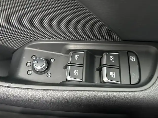 アウディ Ａ３ セダン 40TFSI クワトロスポーツ シグネチャーED 石川県 2020(令2)年 2.5万km パール 特別仕様車/コンビニエンスパッケージ/AUDIプレセンス/純正ナビ/　Bluetooth・AM/FM・CD・DVD・USB・AUX/フルセグTV/バックカメラ/ETC2.0/ドライブレコーダー/バーチャルコックピット/アクティブレーンアシスト/アダプティブクルーズコントロール/シートヒーター（D+N席）/パワーシート（D+N席）/アンチロック・ブレーキ・システム/衝突被害軽減システム/横滑り防止装置/前後コーナーセンサー/盗難防止装置/エアバッグ（W+サイド）/カーテンエアバッグ/純正アルミホイール/スマートキー