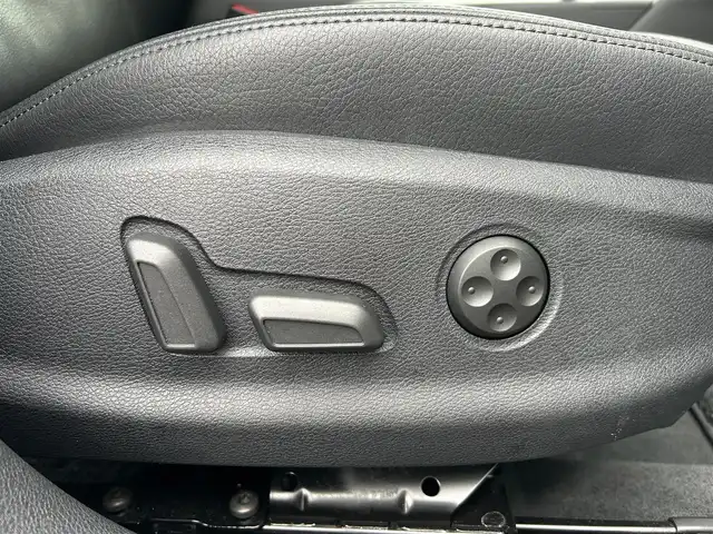 アウディ Ａ３ セダン 40TFSI クワトロスポーツ シグネチャーED 石川県 2020(令2)年 2.5万km パール 特別仕様車/コンビニエンスパッケージ/AUDIプレセンス/純正ナビ/　Bluetooth・AM/FM・CD・DVD・USB・AUX/フルセグTV/バックカメラ/ETC2.0/ドライブレコーダー/バーチャルコックピット/アクティブレーンアシスト/アダプティブクルーズコントロール/シートヒーター（D+N席）/パワーシート（D+N席）/アンチロック・ブレーキ・システム/衝突被害軽減システム/横滑り防止装置/前後コーナーセンサー/盗難防止装置/エアバッグ（W+サイド）/カーテンエアバッグ/純正アルミホイール/スマートキー