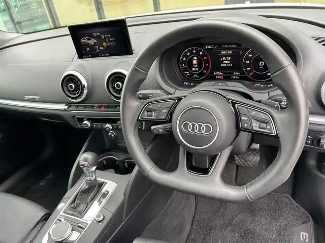 アウディ Ａ３ セダン 40TFSI クワトロスポーツ シグネチャーED 石川県 2020(令2)年 2.5万km パール 特別仕様車/コンビニエンスパッケージ/AUDIプレセンス/純正ナビ/　Bluetooth・AM/FM・CD・DVD・USB・AUX/フルセグTV/バックカメラ/ETC2.0/ドライブレコーダー/バーチャルコックピット/アクティブレーンアシスト/アダプティブクルーズコントロール/シートヒーター（D+N席）/パワーシート（D+N席）/アンチロック・ブレーキ・システム/衝突被害軽減システム/横滑り防止装置/前後コーナーセンサー/盗難防止装置/エアバッグ（W+サイド）/カーテンエアバッグ/純正アルミホイール/スマートキー