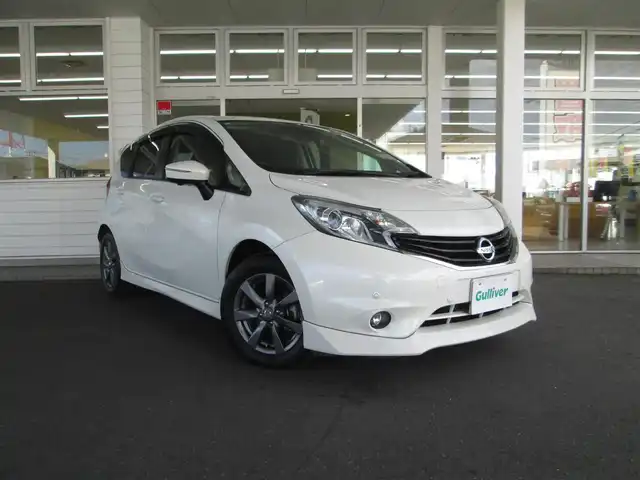 日産 ノート X エアロS V +セーフ 千葉県 2015(平27)年 4.8万km ブリリアントホワイトパール ワンオーナー/純正SDナビ、フルセグTV/アラウンドビューモニター/純正オーディオ【DVD/CD/BT/SD/USB】/LEDヘッドライト&ハロゲンフォグ/エマージェンシーブレーキ/LDW（車線逸脱警報）/アイドリングストップ/前後コーナーセンサー/社外前方ドライブレコーダー/取扱説明書/ナビ取扱説明書/新車時保証書/日産整備記録簿(H28/29/30/31/R2/3/4/5/6/7)