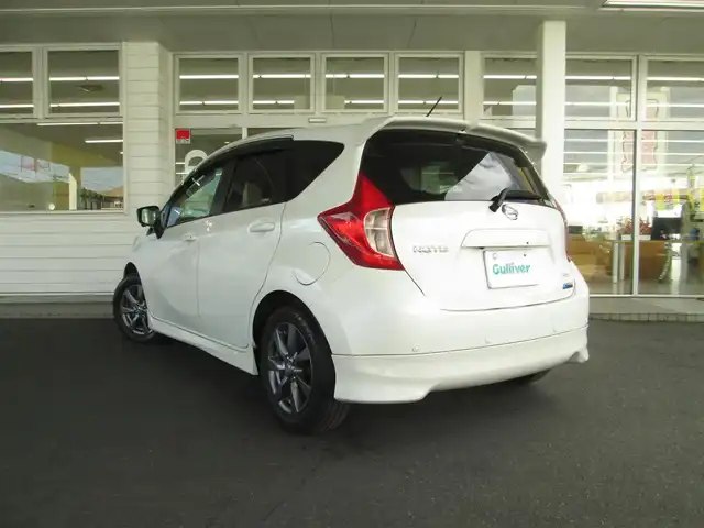 日産 ノート X エアロS V +セーフ 千葉県 2015(平27)年 4.8万km ブリリアントホワイトパール ワンオーナー/純正SDナビ、フルセグTV/アラウンドビューモニター/純正オーディオ【DVD/CD/BT/SD/USB】/LEDヘッドライト&ハロゲンフォグ/エマージェンシーブレーキ/LDW（車線逸脱警報）/アイドリングストップ/前後コーナーセンサー/社外前方ドライブレコーダー/取扱説明書/ナビ取扱説明書/新車時保証書/日産整備記録簿(H28/29/30/31/R2/3/4/5/6/7)