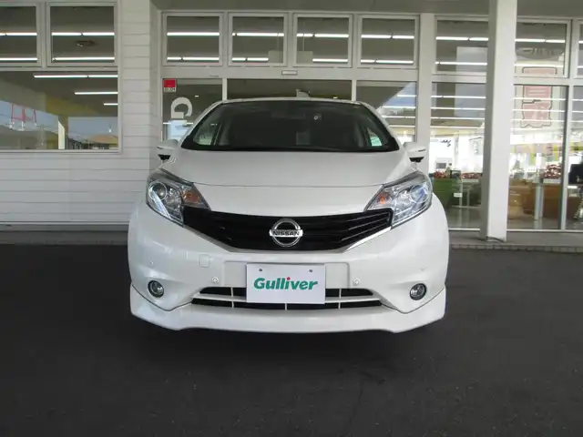 日産 ノート X エアロS V +セーフ 千葉県 2015(平27)年 4.8万km ブリリアントホワイトパール ワンオーナー/純正SDナビ、フルセグTV/アラウンドビューモニター/純正オーディオ【DVD/CD/BT/SD/USB】/LEDヘッドライト&ハロゲンフォグ/エマージェンシーブレーキ/LDW（車線逸脱警報）/アイドリングストップ/前後コーナーセンサー/社外前方ドライブレコーダー/取扱説明書/ナビ取扱説明書/新車時保証書/日産整備記録簿(H28/29/30/31/R2/3/4/5/6/7)